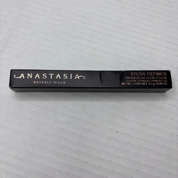 Anastasia Beverly Hills Other - ANASTASIA BEVERLY HILLS Dark Brown Triangular
Brow Pencil